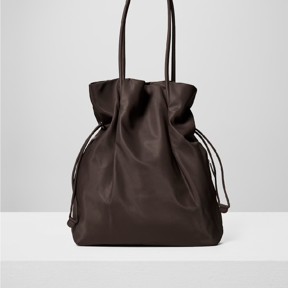 Babaton commute tote bag